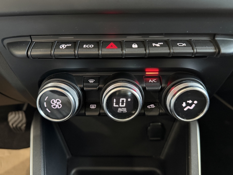 Dacia Duster Prestige TCE 4X2 GPF - 140 cv. GASOLINA foto 30